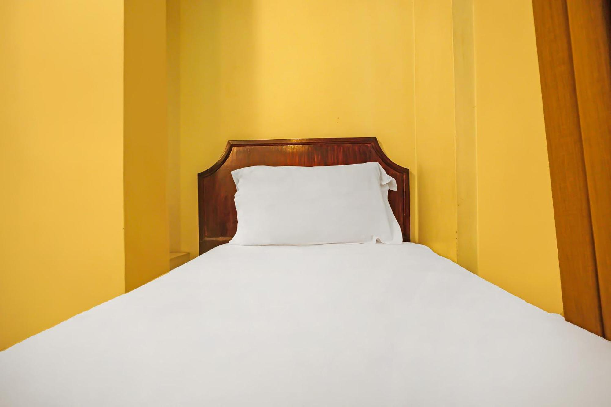 Super Oyo Collection O 92690 Hotel Limas Palembang Exterior foto