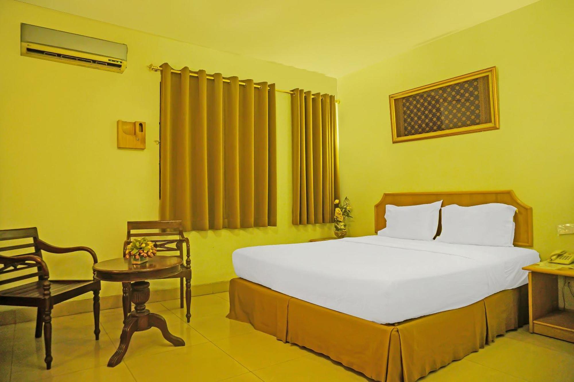 Super Oyo Collection O 92690 Hotel Limas Palembang Exterior foto
