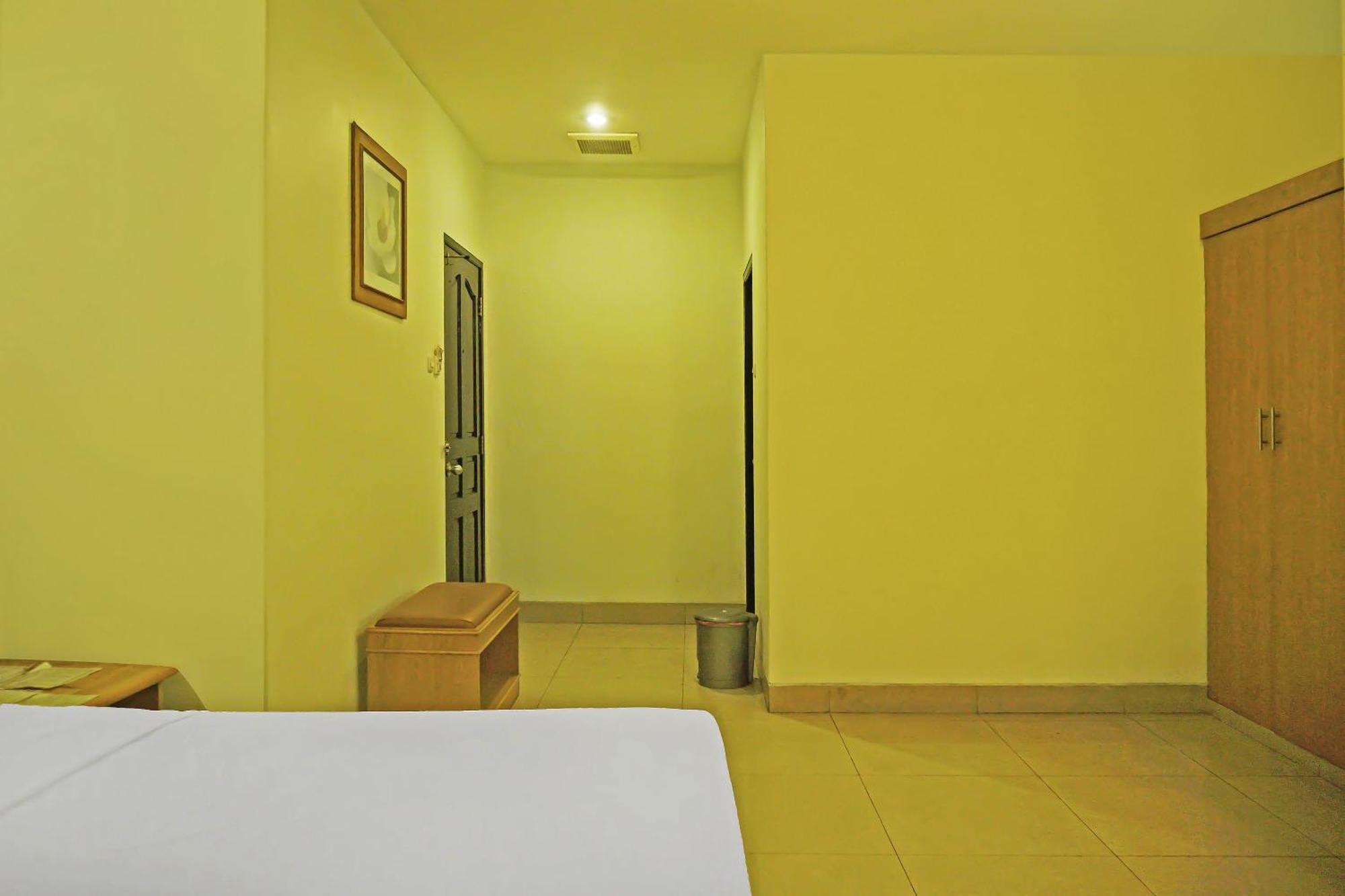 Super Oyo Collection O 92690 Hotel Limas Palembang Exterior foto